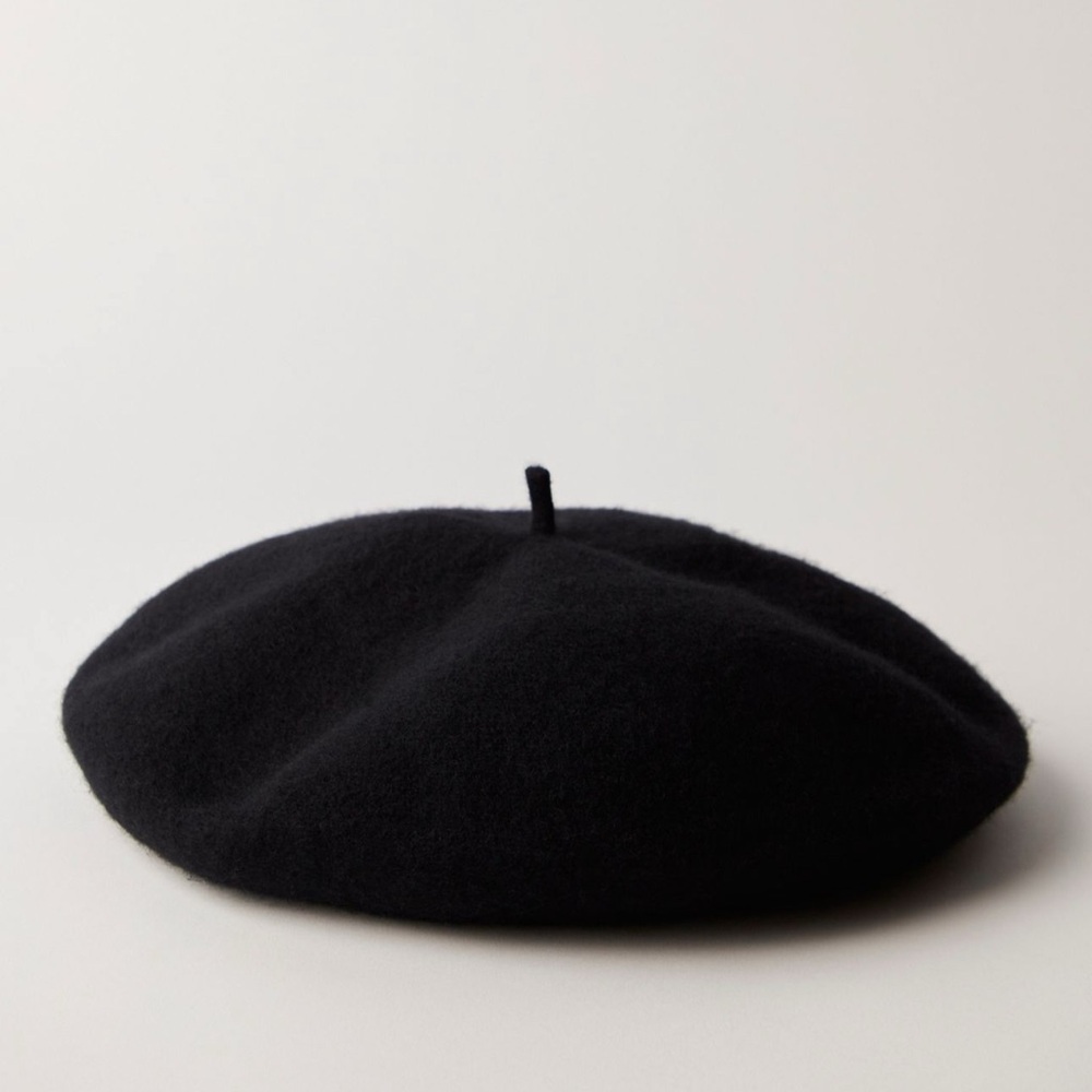 Free People Black Beret (Margo slouchy) - Picture 2 of 4